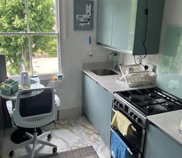 Walworth House | Cosy Room in Flat - Central Location