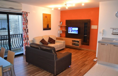 Msida Apartment | Cosy room with private bathroom in central modern apartment