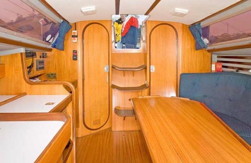 Sandwich Boat Rental | Cosy Sailing Boat Glamping Accommodation on the River in Sandwich