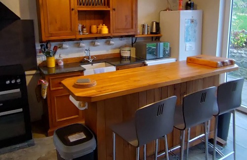 Ventry Cottage | Cosy seaside, rural heritage cottage
