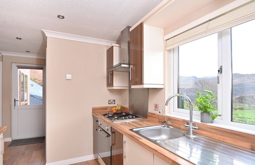 Beddgelert Cabin | Cosy Self-Catering Cabin with Panoramic Windows and Stunning Mountain Views