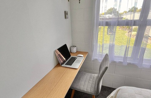 Matamata Apartment | Cosy & Separate, Self-Contained Studio, Garden View ✿ Breakfast & Wi-Fi