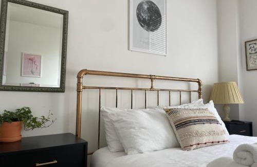 Spitalfields Apartment | Cosy Shoreditch flat