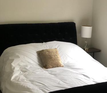 Coalpit Heath House | Cosy South Gloucestershire Cabin Retreat