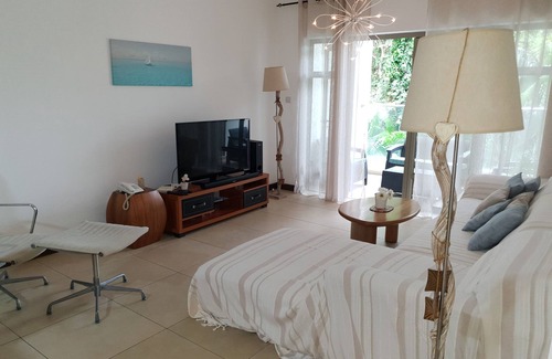 La Mivoie Apartment | Cosy, spacious 3 bedroom apartment 5 mins from beach