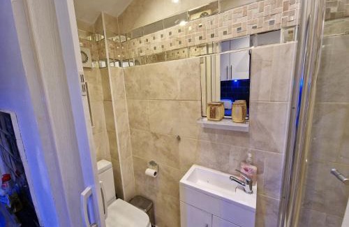 Fulham Broadway Apartment | Cosy Studio Apartment In FULHAM