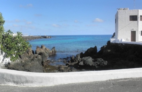 Punta Mujeres Villa | Cosy Studio apartment, set in a traditional village by the sea. Free wifi