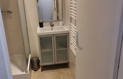 Cusset Apartment | Cosy studio at the foot of the Flachet metro station