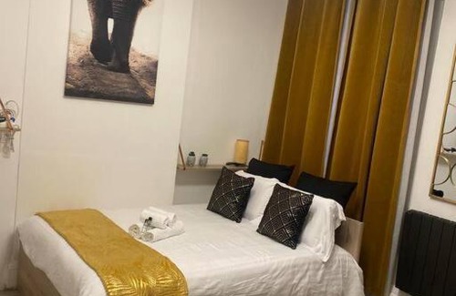 Lyon City Centre Apartment | Cosy studio - Halles Paul Bocuse