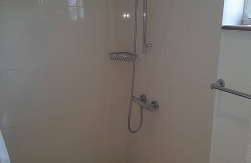 Seaford Town Apartment | Cosy studio in scenic area - 15 min from rafting on Great River