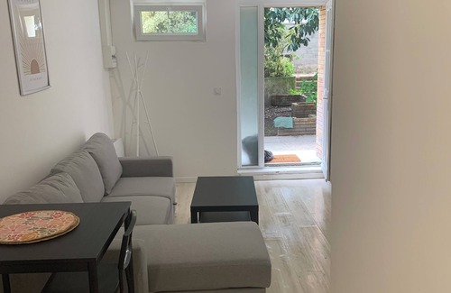 Les Mureaux Apartment | Cosy studio near Les Mureaux train station