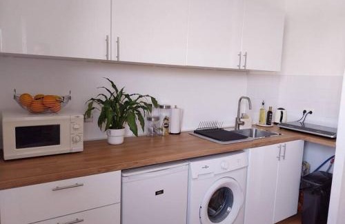 Saint-Jean-du-Desert Apartment | Cosy Studio + parking gratuit