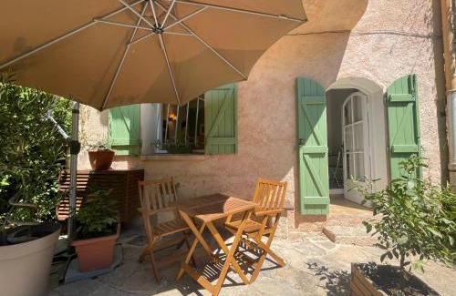 Bormes-Les-Mimosas Apartment | Cosy studio - Place du Figuier