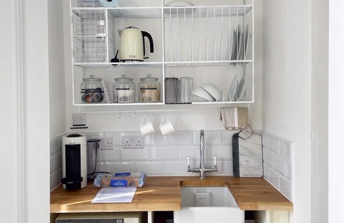 Plymouth Apartment | Cosy Studio w/hot tub
