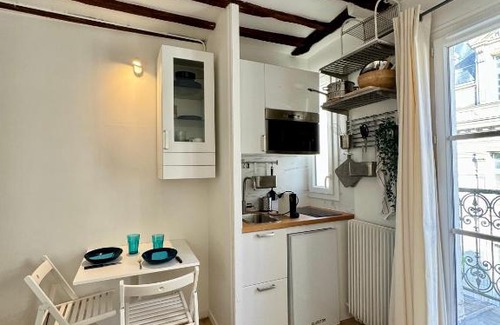 Sorbonne Apartment | Cosy Studio with balcony Paris Center - Sorbonne - Pantheon - Notre-Dame