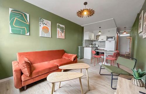 Saint-Cyprien Apartment | Cosy T3 Plein Centre, Clim & Balcon