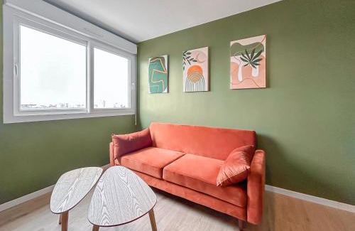 Saint-Cyprien Apartment | Cosy T3 Plein Centre, Clim & Balcon