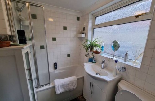Edgbaston House | Cosy Three Bedroom House Near Edgbaston Reservoir