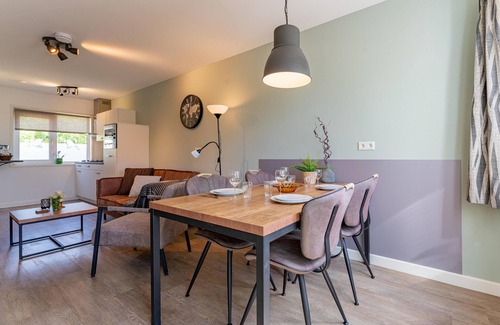 Hulshorst House | Cosy tiny house on park with playground