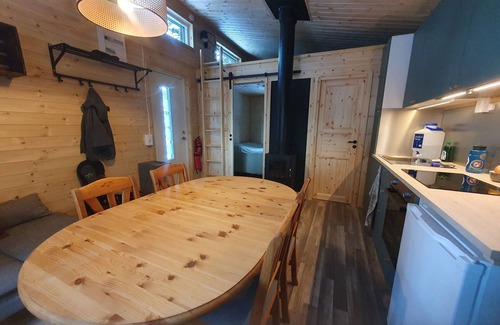 Gallivare Cabin | Cosy tiny house with view on our husky kennel