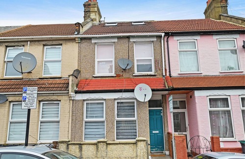 Tottenham Apartment | Cosy Tottenham Apartment Sleeps 4