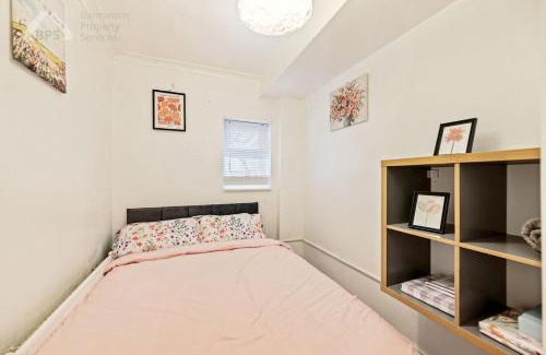 Tottenham Apartment | Cosy Tottenham Apartment Sleeps 4