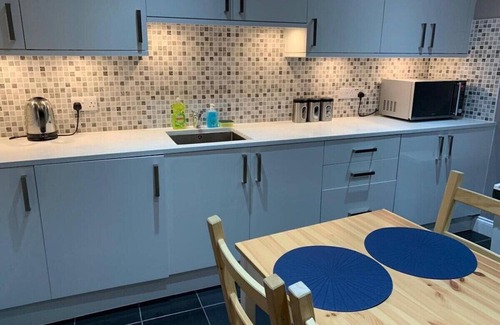 Haringey House | Cosy Twin Room Next to Underground Station