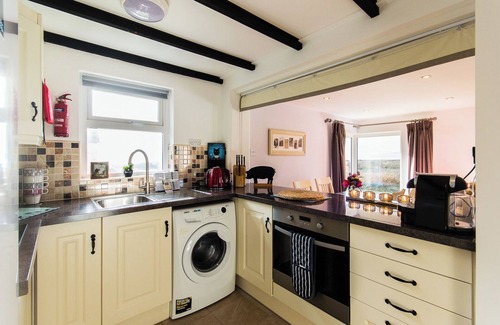 Beenbane Cottage | Cosy two bedroom cottage in Waterville with sea views