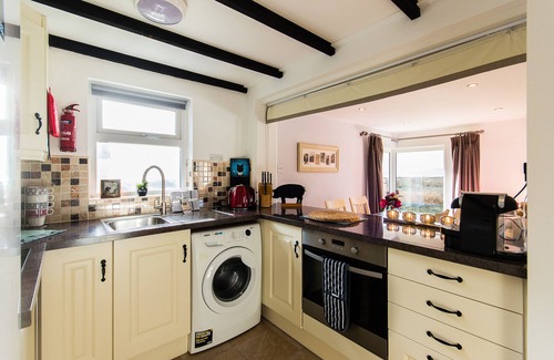 Beenbane House | Cosy two Bedroom Cottage in Waterville With sea Views