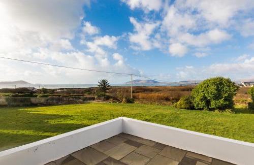 Beenbane House | Cosy two bedroom cottage in Waterville with sea views