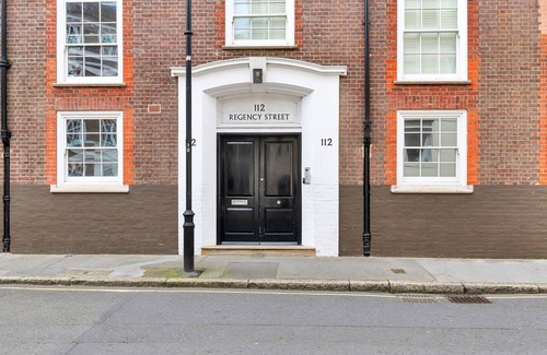 Vincent Square Apartment | Cosy Urban Retreat
