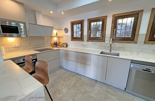 Atlanterra Ski Chalet | Cosy villa with private swimming pool, magnificent views, for 6 PAX