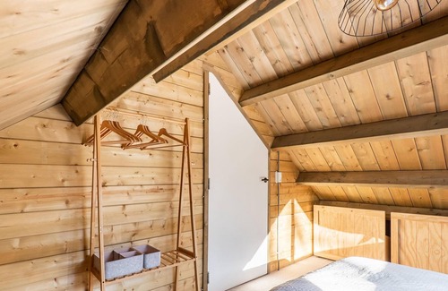 Zon en Schild House | Cosy wooden house amid woods in Soesterberg