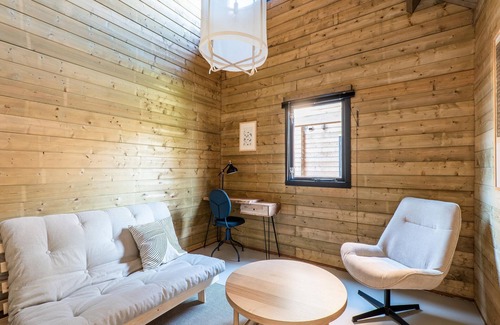 Zon en Schild House | Cosy wooden house amid woods in Soesterberg