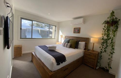 O'Connor House | Cosy Work From Home Townhouse 10 Mins From City - Hosted by CanStay