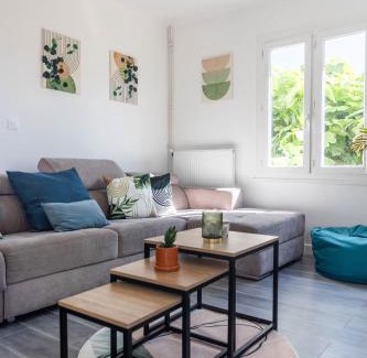 Perols Apartment | COSYFAMILY 1er étage Piscine -WIFI- NEUF-FAMILLE -15MIN PLAGE - TOP PROS SERVICESConciergerie