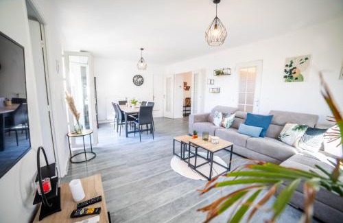 Perols Apartment | COSYFAMILY 1er étage Piscine -WIFI- NEUF-FAMILLE -15MIN PLAGE - TOP PROS SERVICESConciergerie