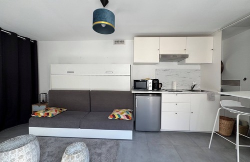 Vitry-sur-Seine Apartment | Cosyholy1 - Small studio near Paris and Orly airport