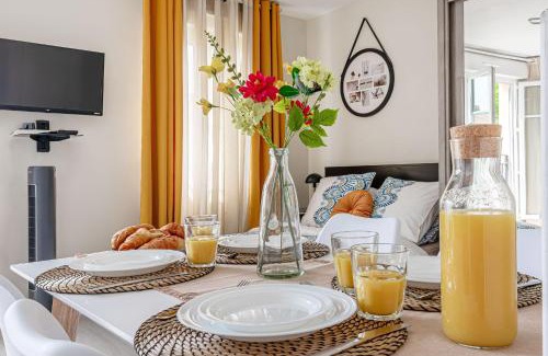 Aulnay-sous-Bois Apartment | COSYHOME - Studio Familial Confortable - Paris - CDG - Parking privé