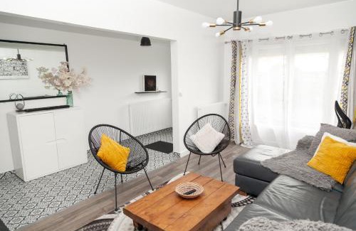Gagny Apartment | Cosyhome T2 proche Gare entre Paris et Disneyland - Familial Rénové 65 m2
