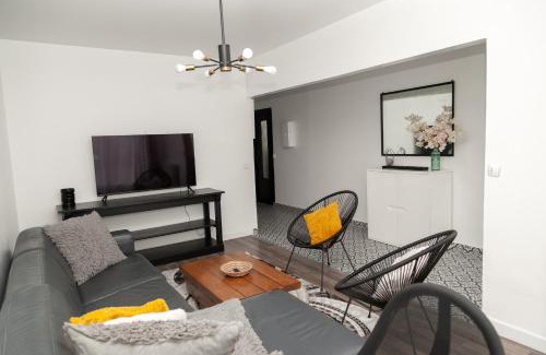 Gagny Apartment | Cosyhome T2 proche Gare entre Paris et Disneyland - Familial Rénové 65 m2