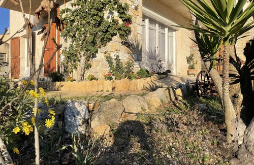 La Gaude Apartment | Cote d'azur apartment between Nice and Cannes with private pool access