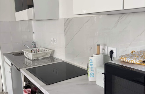 Parilly Apartment | Côté Parc: brand new apartment, indoor parking, & at the foot of the metro in Lyon