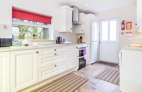 Tan-y-groes Cottage | Cothi, Holiday Cottage Penwern Fach, Cenarth, Sleeps 4, 2 bedrooms, bathrooms