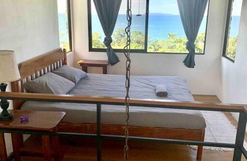 Drake Bay House | Cotinga Nest - King Bed, Ocean View