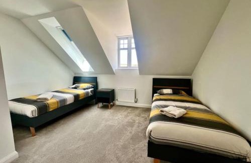 Chippenham House | Cotswold Cottage Getaway Home