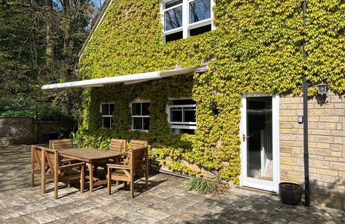 Stroud Cottage | Cotswold dog-friendly holiday home