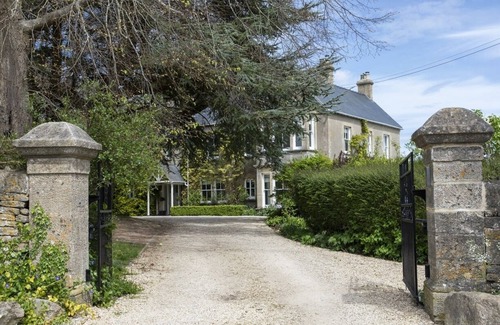 Stroud Cottage | Cotswold dog-friendly holiday home