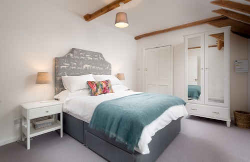 Chipping Sodbury House | Cotswolds Barn Apartment - luxury self catering near Bath & Bristo