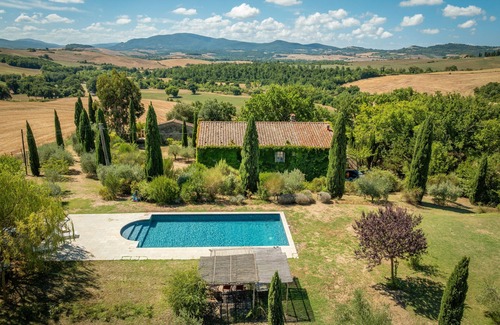 Casino di Terra Cottage | Cottage 'Casale Per 14 Persone' with Shared Pool, Wi-Fi and Air Conditioning